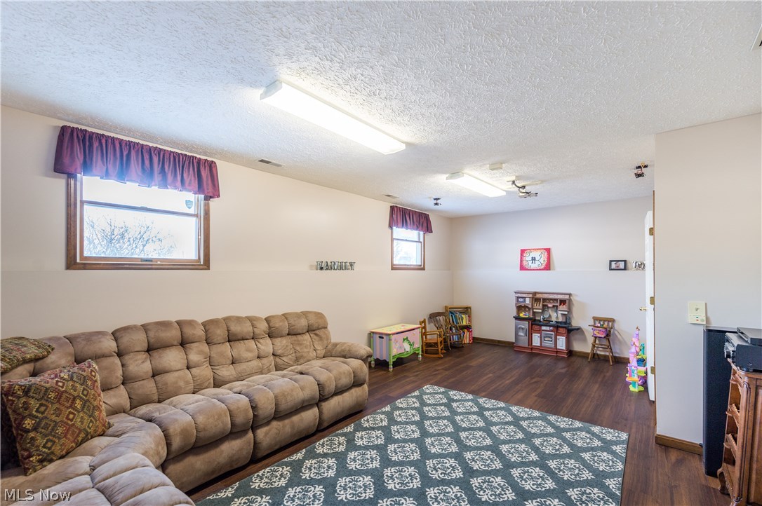12712 Darrow Road Vermilion, OH 44089 - Photo 25 of 34