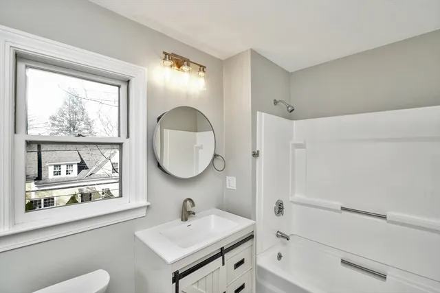 $2,300 | 1 Summer Street, Unit 2, Weymouth, MA 02188