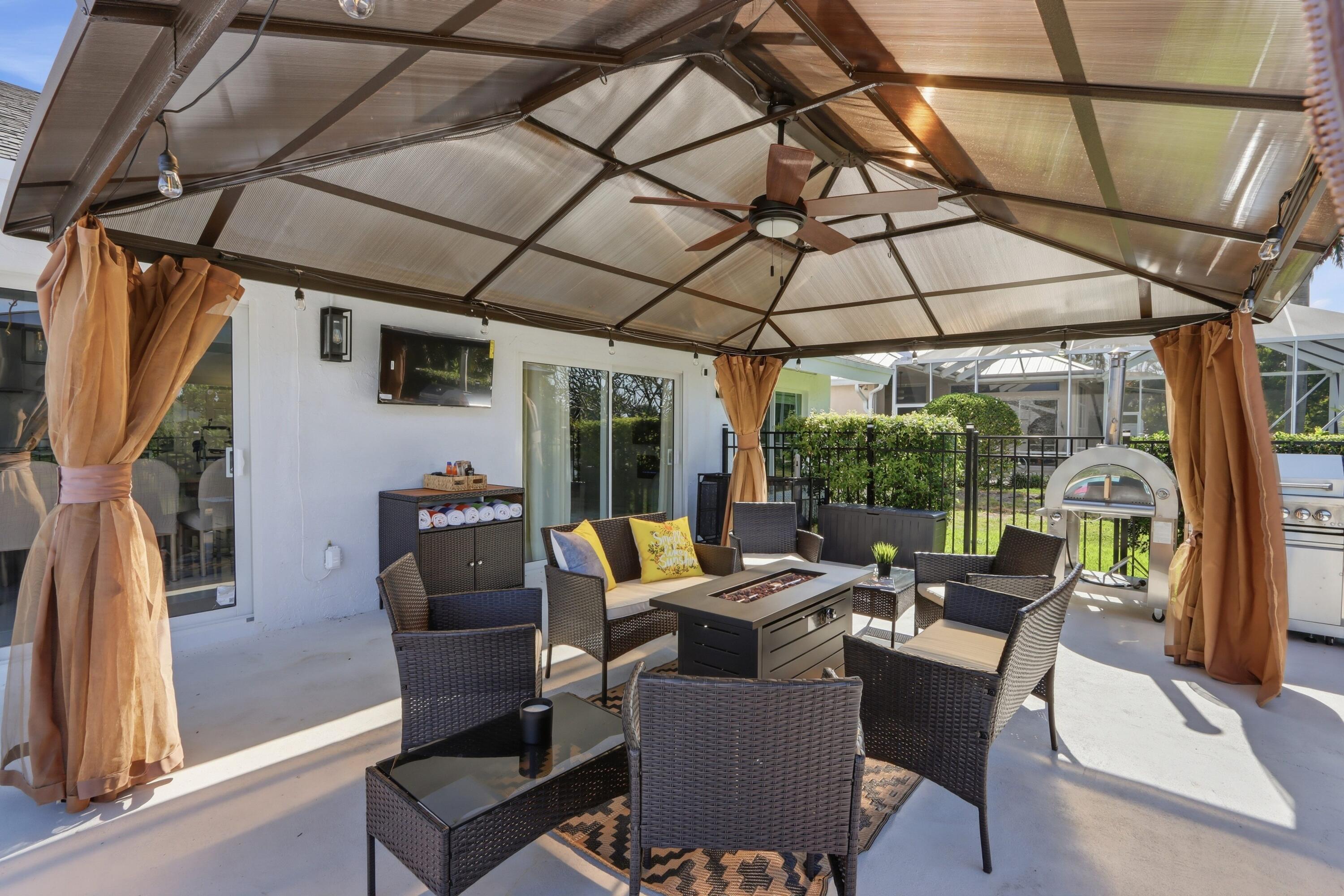 12725 Kingsway Road Wellington, FL 33414 - Photo 29 of 33 046-018-Pool Area-4200x2800