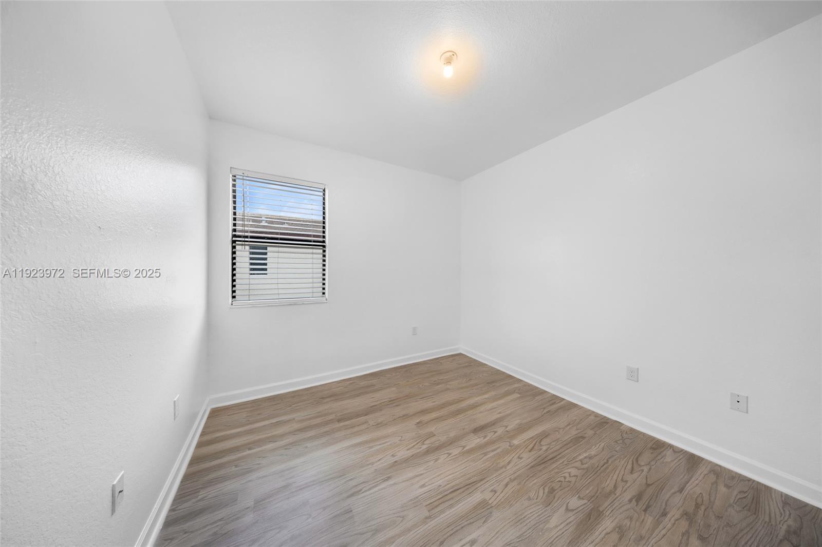 268 Northeast 210th Way Miami, FL 33179 - Photo 39 of 99