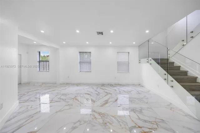 $5,750 | 268 Northeast 210th Way, Miami, FL 33179