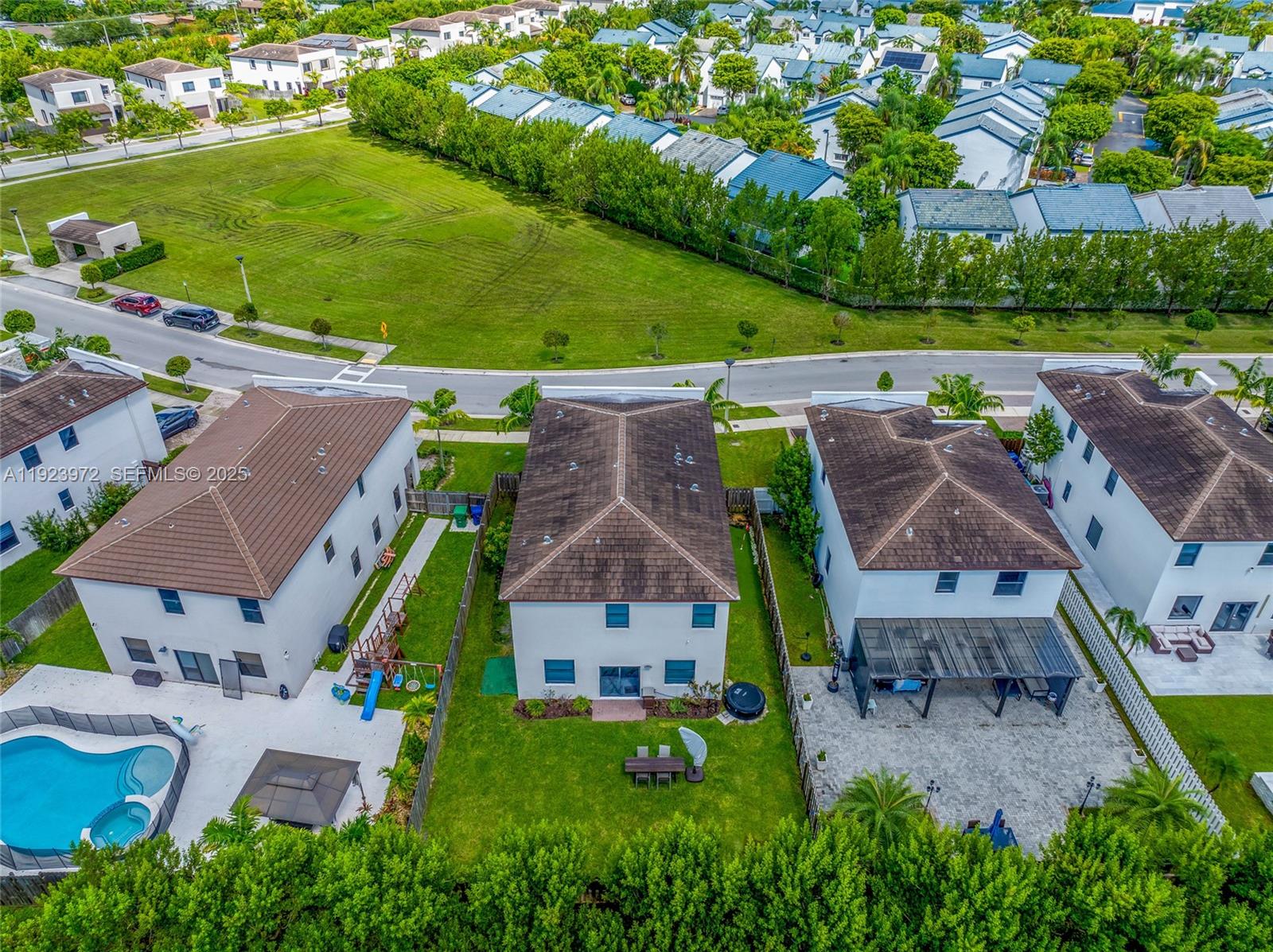 268 Northeast 210th Way Miami, FL 33179 - Photo 92 of 99