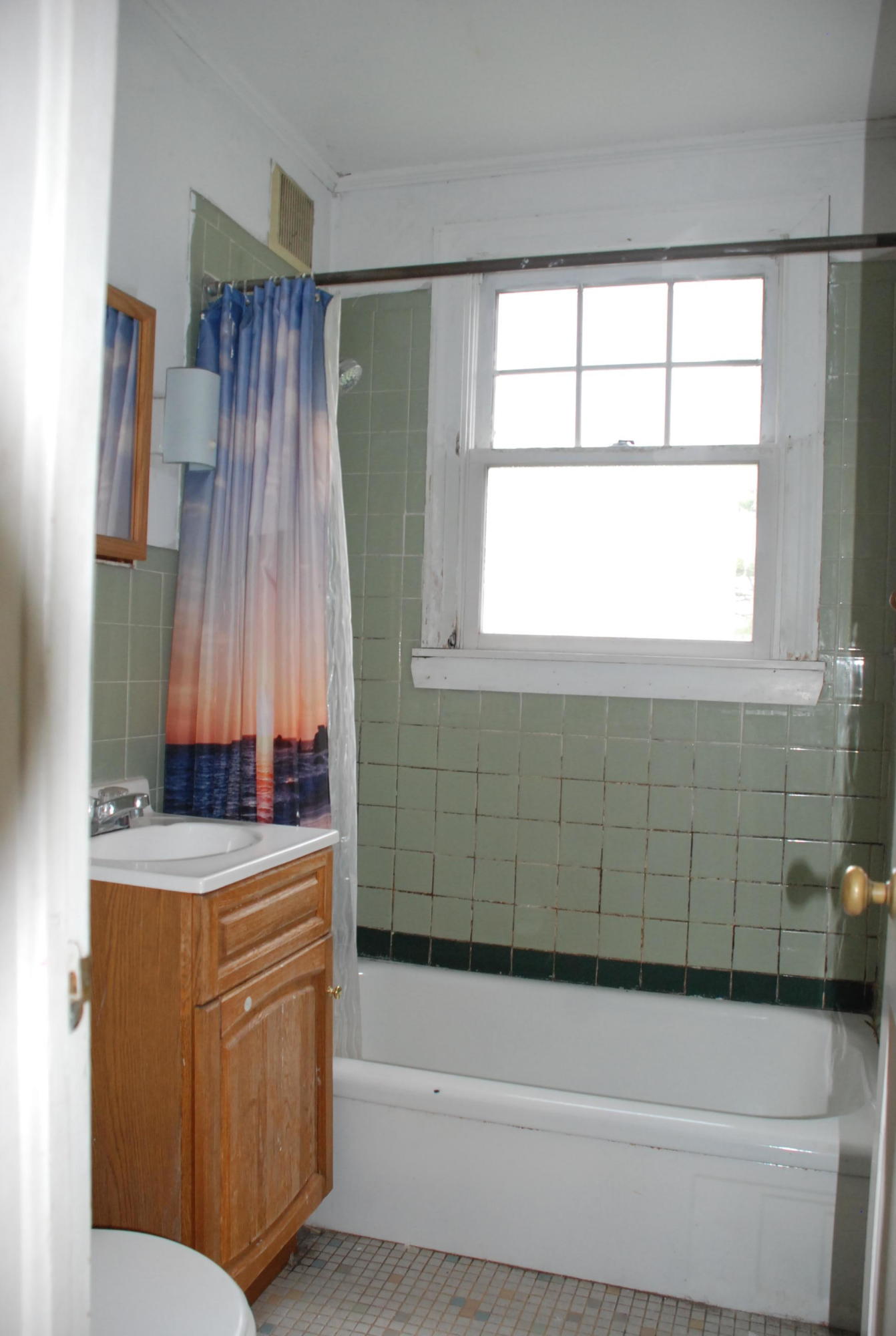 98 Crestmont Road Bangor, ME 04401 - Photo 11 of 18 Bathroom