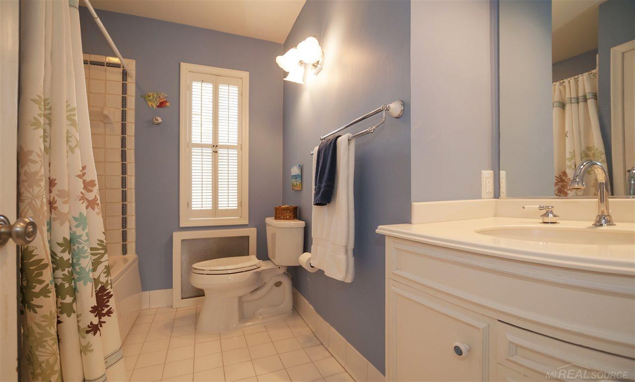 294 Stephens Road Grosse Pointe Farms, MI 48236 - Photo 20 of 42