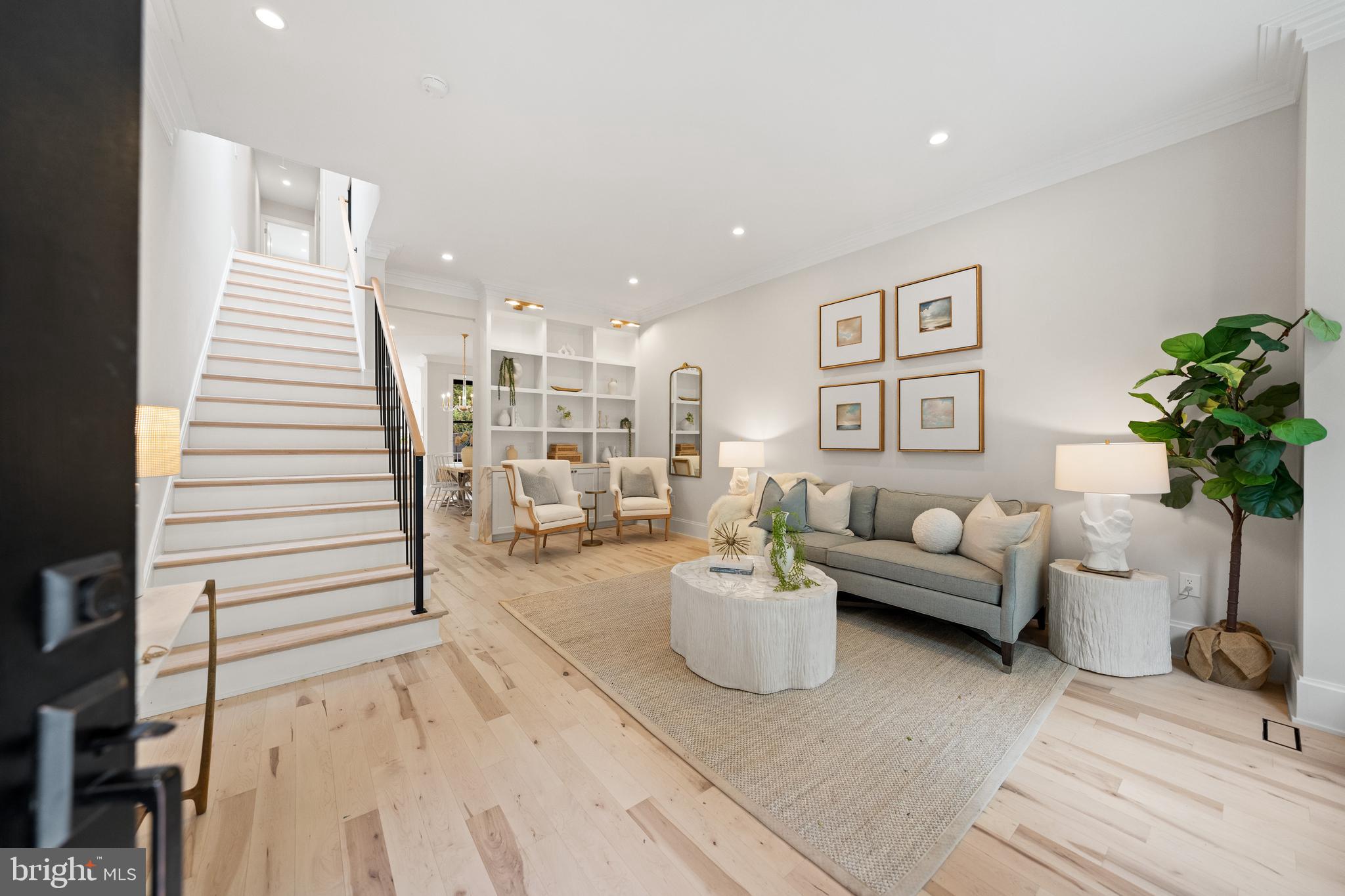 324 5th Street Southeast Washington, DC 20003 - Photo 4 of 41