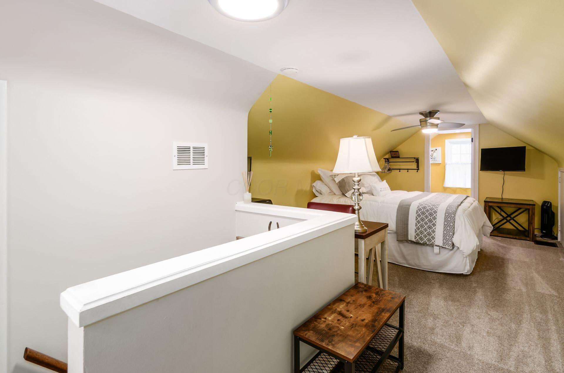 184 Fenway Road Columbus, OH 43214 - Photo 24 of 40 2nd floor bedroom 3