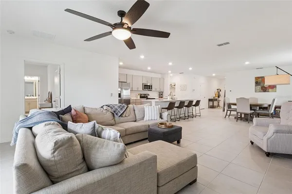 $2,695 | 1099 Calico Pointe Way, Groveland, FL 34736