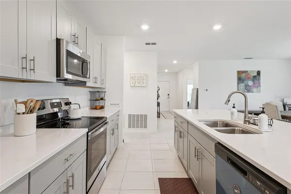 $2,695 | 1099 Calico Pointe Way, Groveland, FL 34736