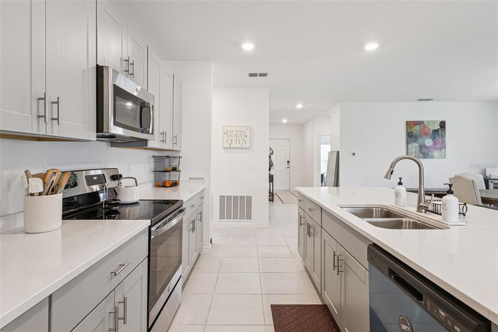 1099 Calico Pointe Way Groveland, FL 34736 - Photo 15 of 39