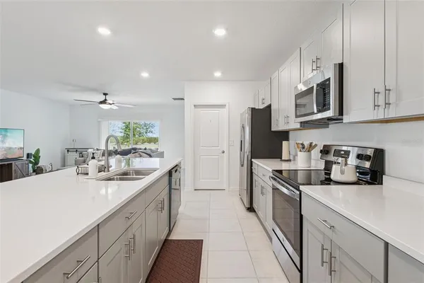 $2,695 | 1099 Calico Pointe Way, Groveland, FL 34736