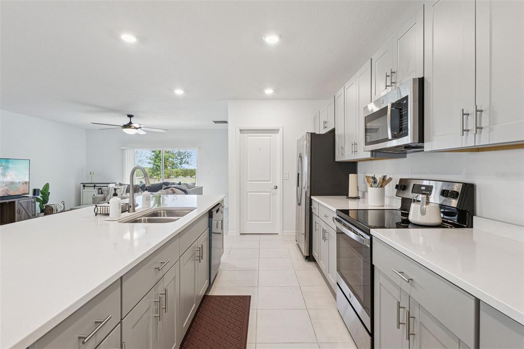 1099 Calico Pointe Way Groveland, FL 34736 - Photo 18 of 39