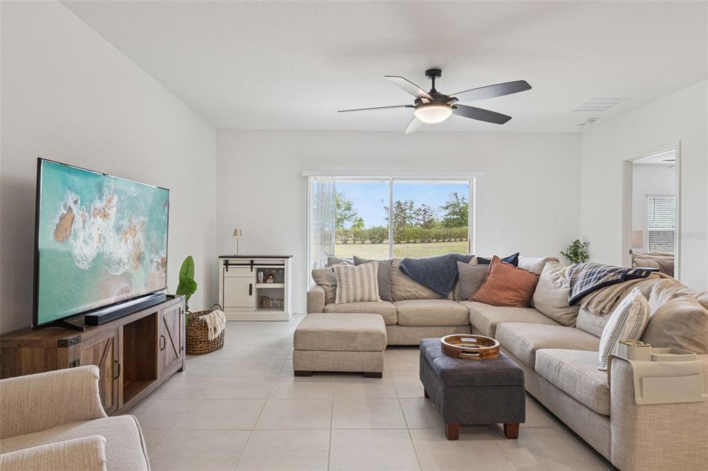 1099 Calico Pointe Way Groveland, FL 34736 - Photo 3 of 39