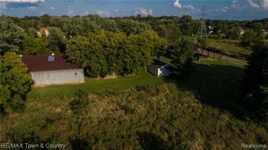 1406 Elms Road Flint, MI 48532 - Photo 4 of 39