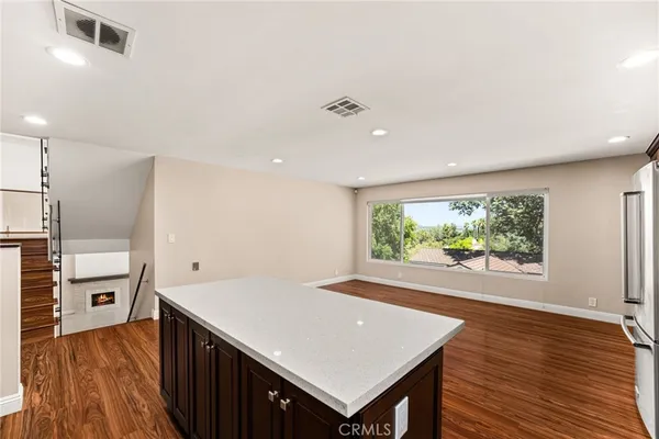 $1,850,000 | 3751 Prestwick Drive, Los Angeles, CA 90027