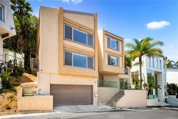 $1,850,000 | 3751 Prestwick Drive, Los Angeles, CA 90027