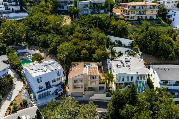 $1,850,000 | 3751 Prestwick Drive, Los Angeles, CA 90027
