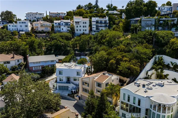 $1,850,000 | 3751 Prestwick Drive, Los Angeles, CA 90027
