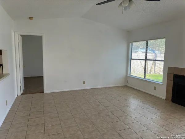 $1,295 | 11766 Spring Song Drive, San Antonio, TX 78249
