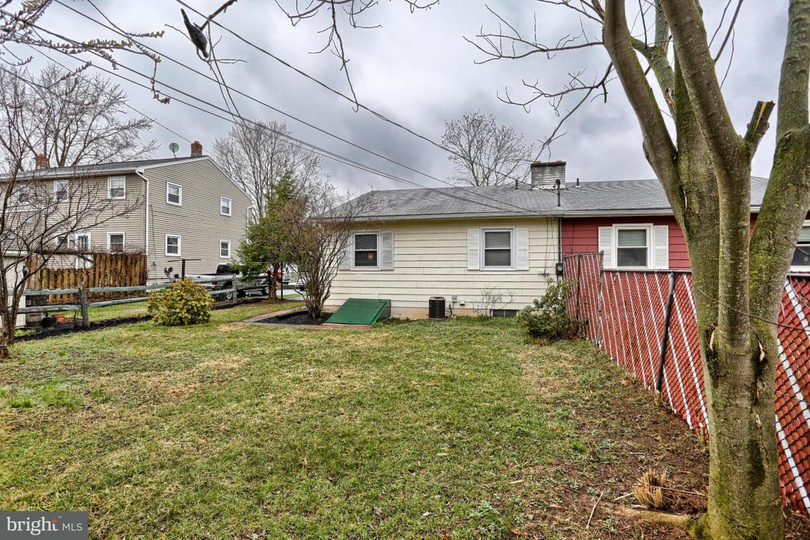446 Fort Ross Avenue Lititz, PA 17543 - Photo 11 of 31 Gallery Image 11
