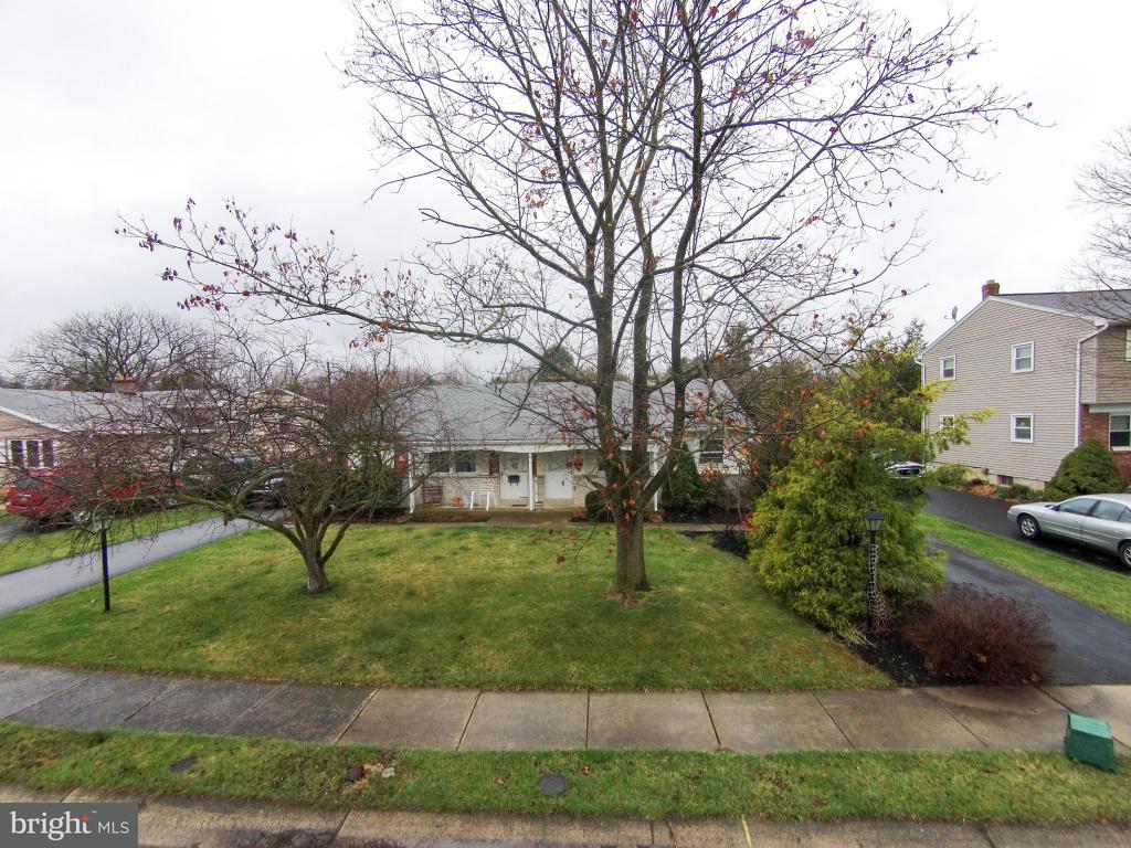 446 Fort Ross Avenue Lititz, PA 17543 - Photo 5 of 31 Gallery Image 5
