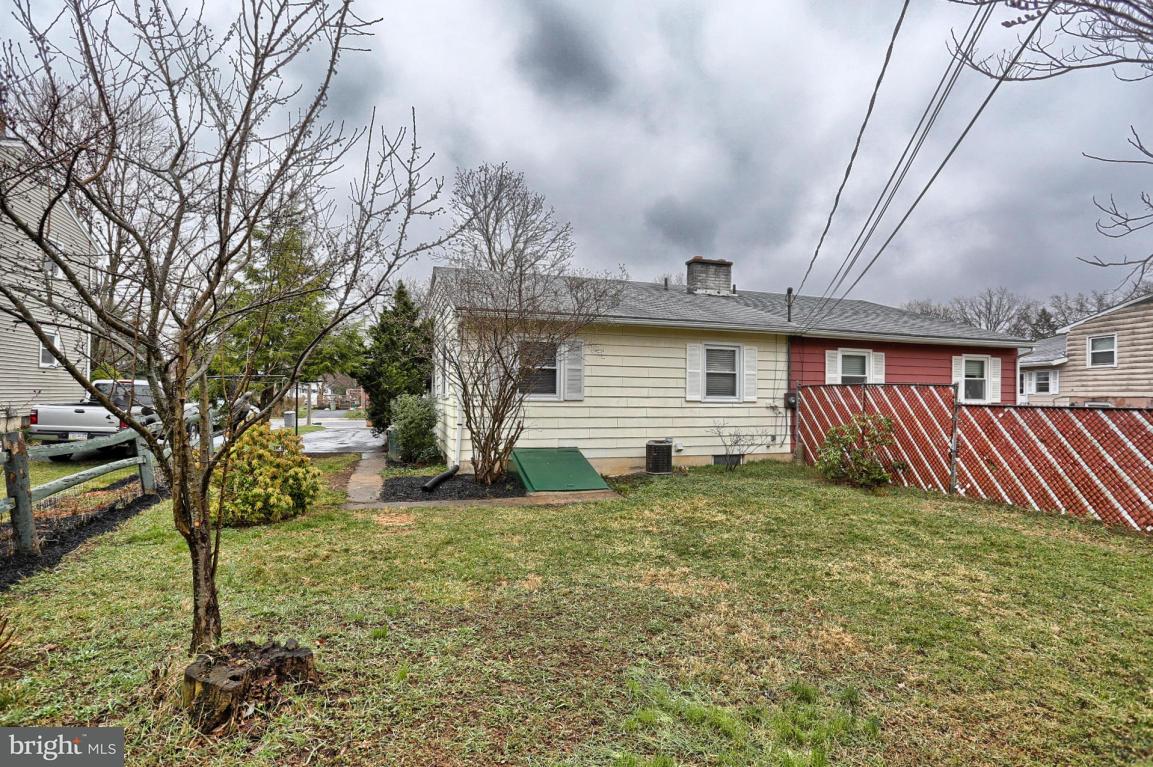 446 Fort Ross Avenue Lititz, PA 17543 - Photo 10 of 31 Gallery Image 10