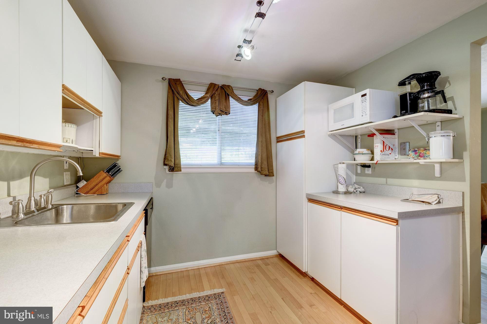 5902 Holland Road Rockville, MD 20851 - Photo 12 of 37 Gallery Image 12