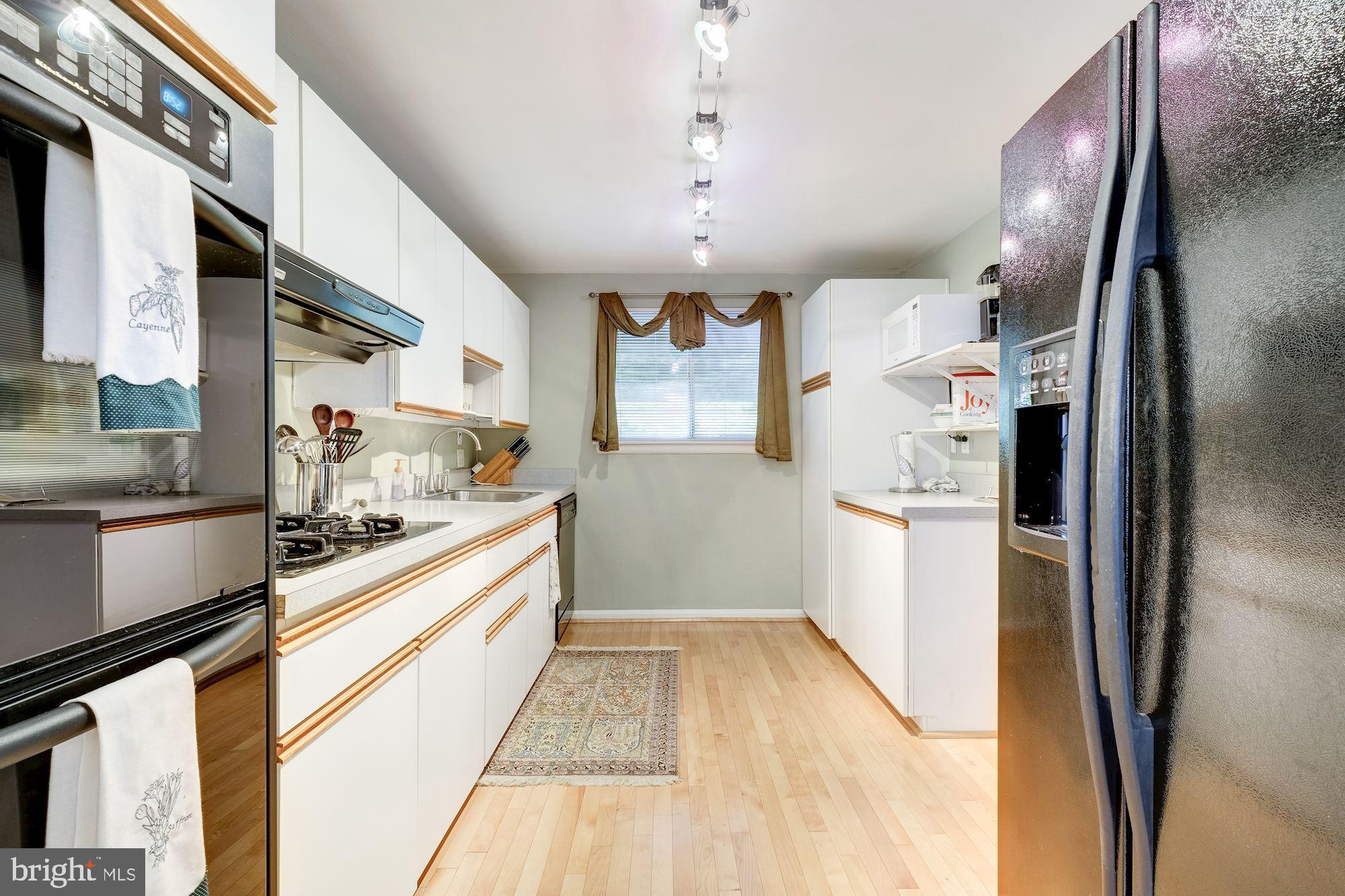 5902 Holland Road Rockville, MD 20851 - Photo 8 of 37 Gallery Image 8