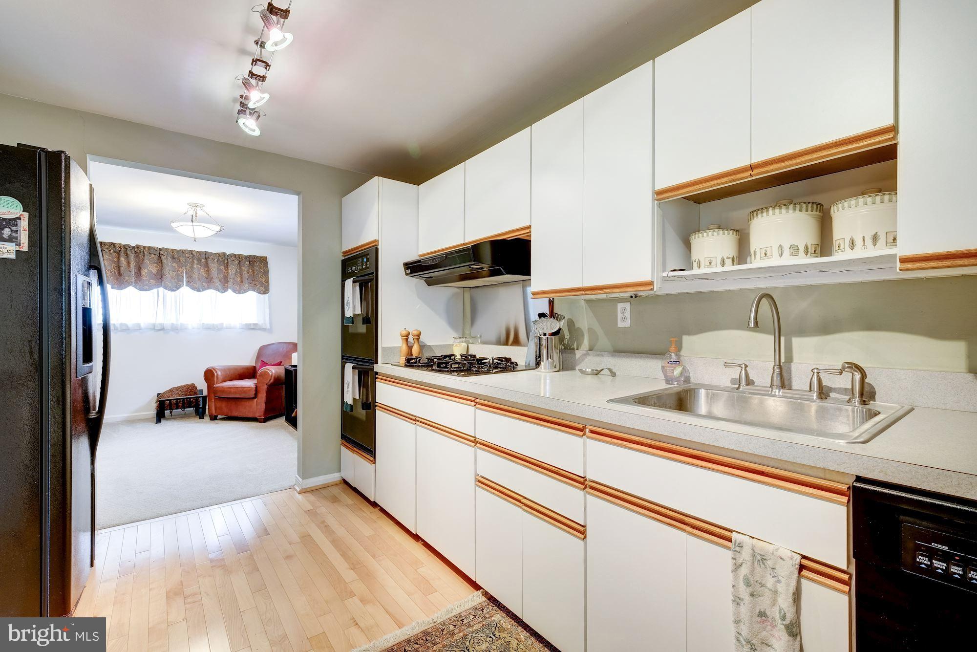5902 Holland Road Rockville, MD 20851 - Photo 10 of 37 Gallery Image 10
