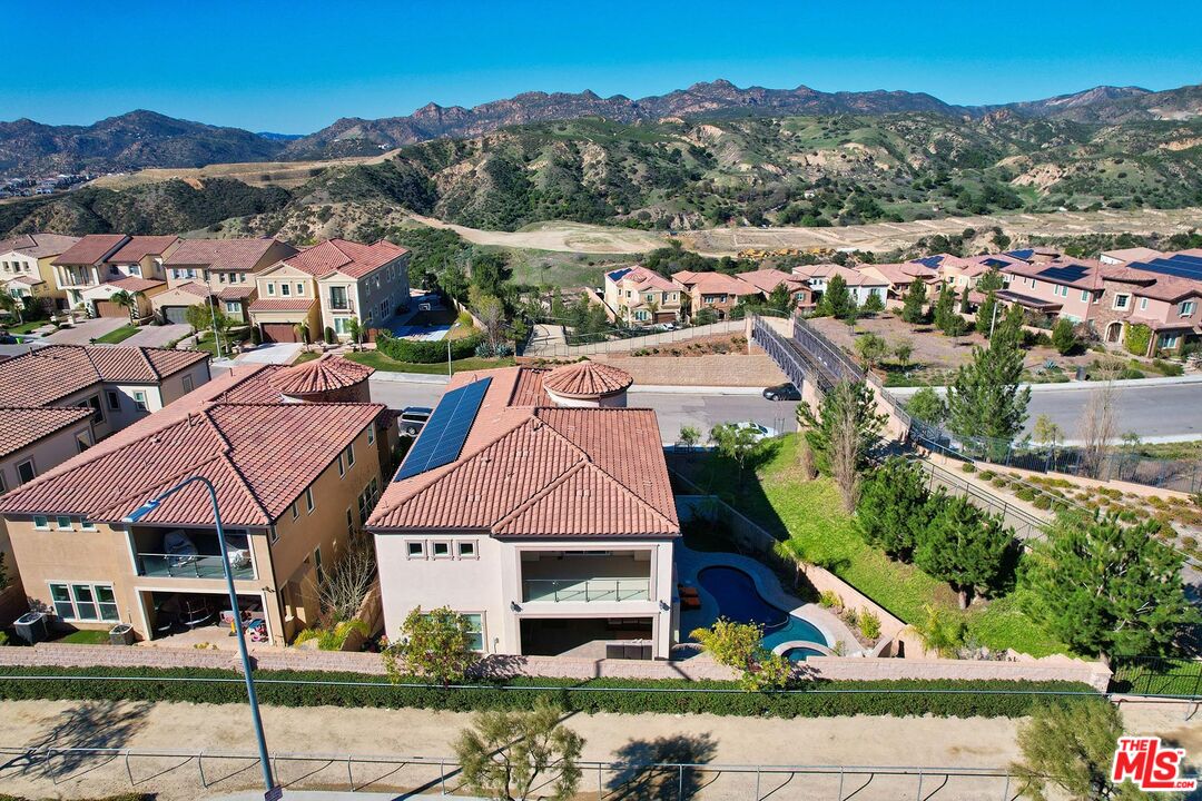 11866 Ricasoli Way Porter Ranch, CA 91326 - Photo 5 of 47