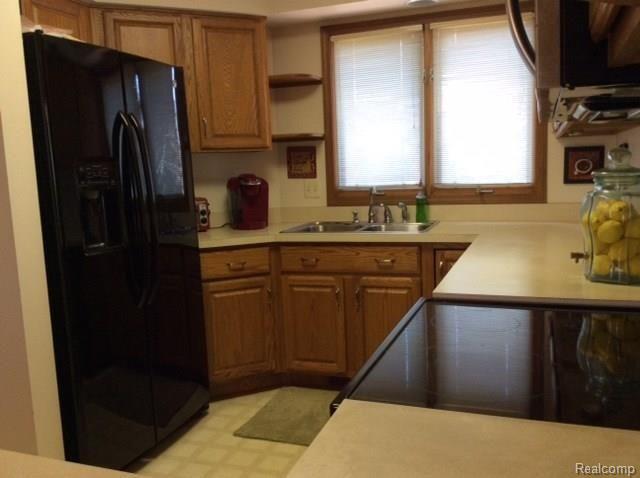 3032 Rivers Edge Drive Wayne, MI 48184 - Photo 7 of 12 Kitchen 2.jpg