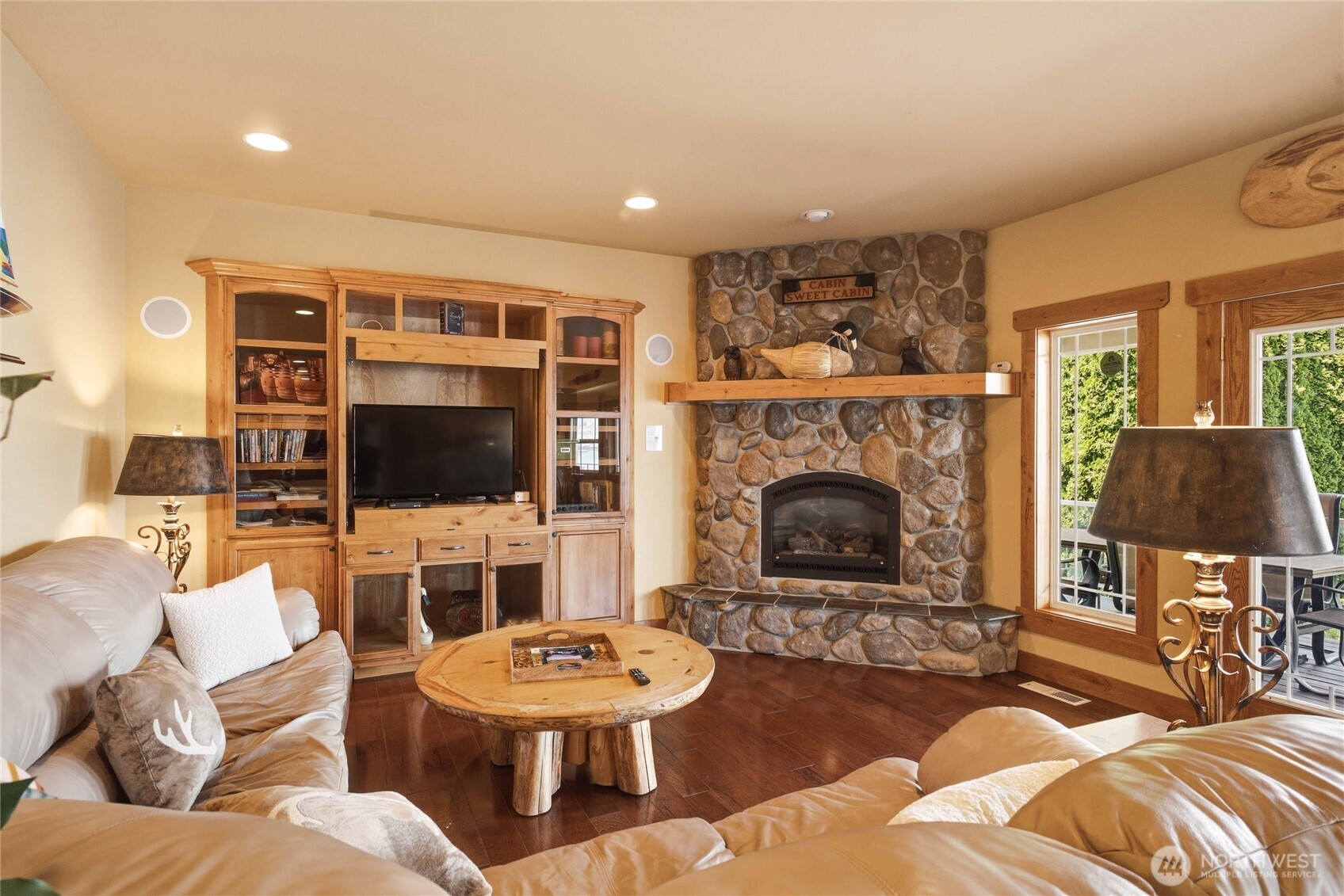 915 South Lakeshore Road Chelan, WA 98816 - Photo 8 of 40