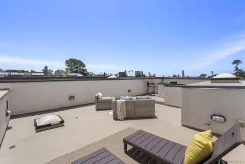$2,875,000 | 718 Silver Street, La Jolla, CA 92037