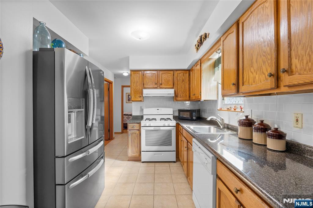 109 Cross Street, Unit 2 Harrison, NJ 07029 - Photo 6 of 9