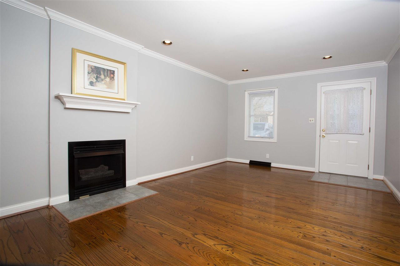 201 Daverick Court Newport, KY 41076 - Photo 2 of 22
