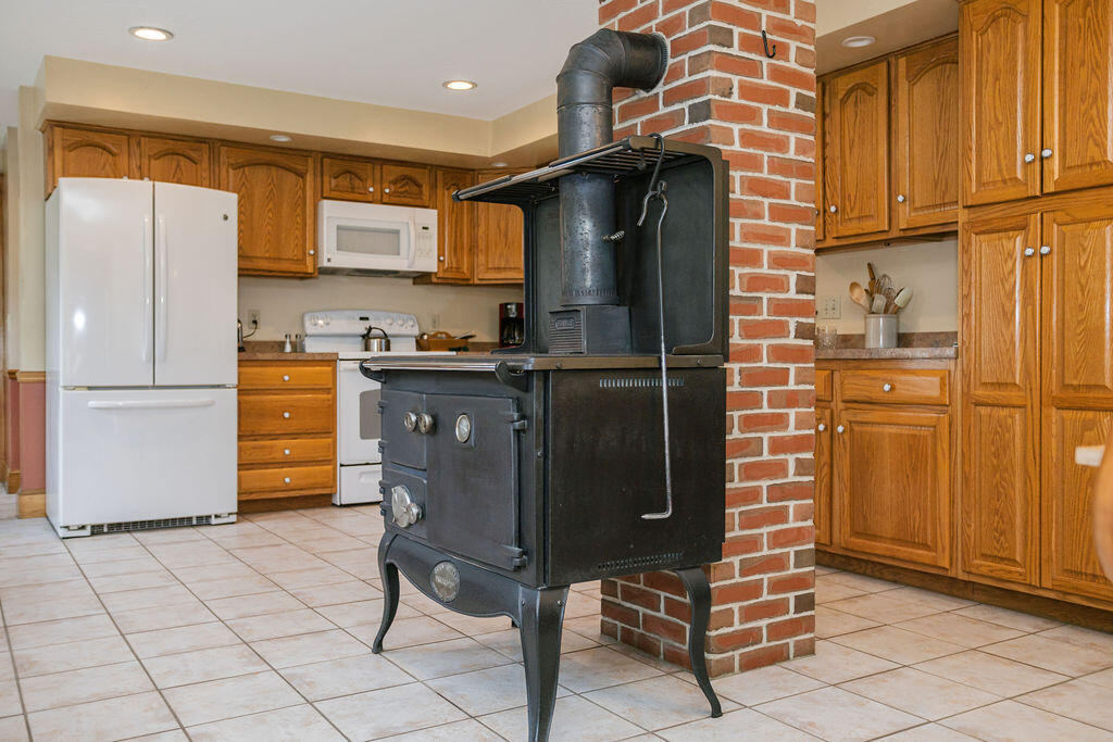 1124 Main Street Jay, ME 04239 - Photo 11 of 69 taylor-kaminsky-photo-17
