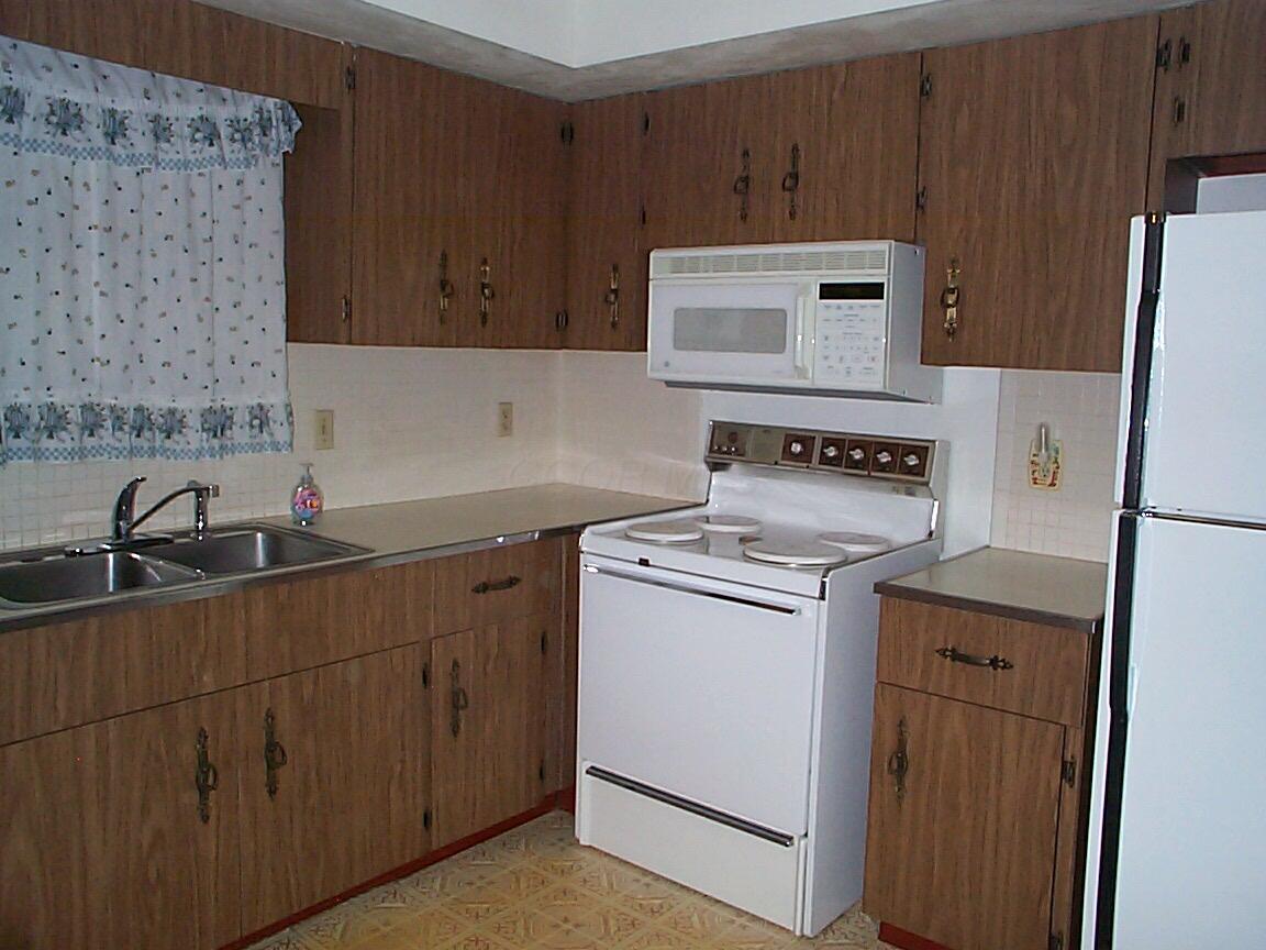 4432 Danforth Road Columbus, OH 43224 - Photo 13 of 26 Kitchen