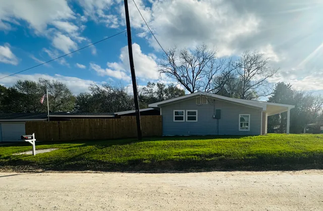 $294,900 | 690 Barbee Street, Lovelady, TX 75851