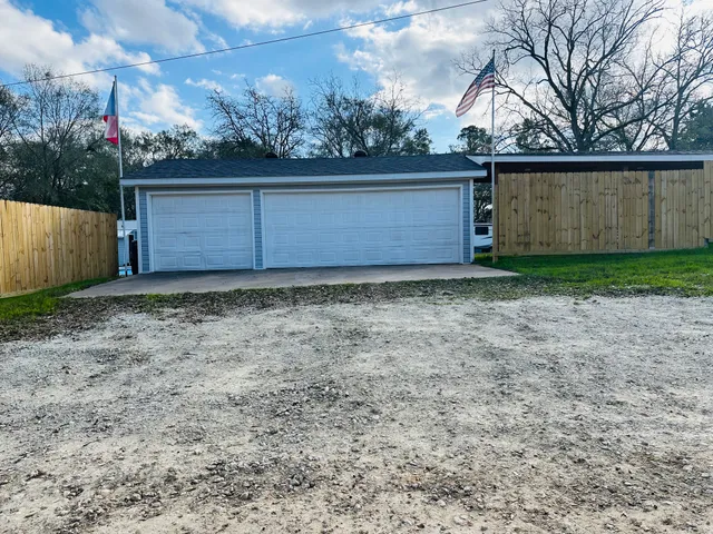 $294,900 | 690 Barbee Street, Lovelady, TX 75851