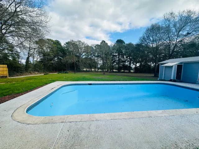 $294,900 | 690 Barbee Street, Lovelady, TX 75851