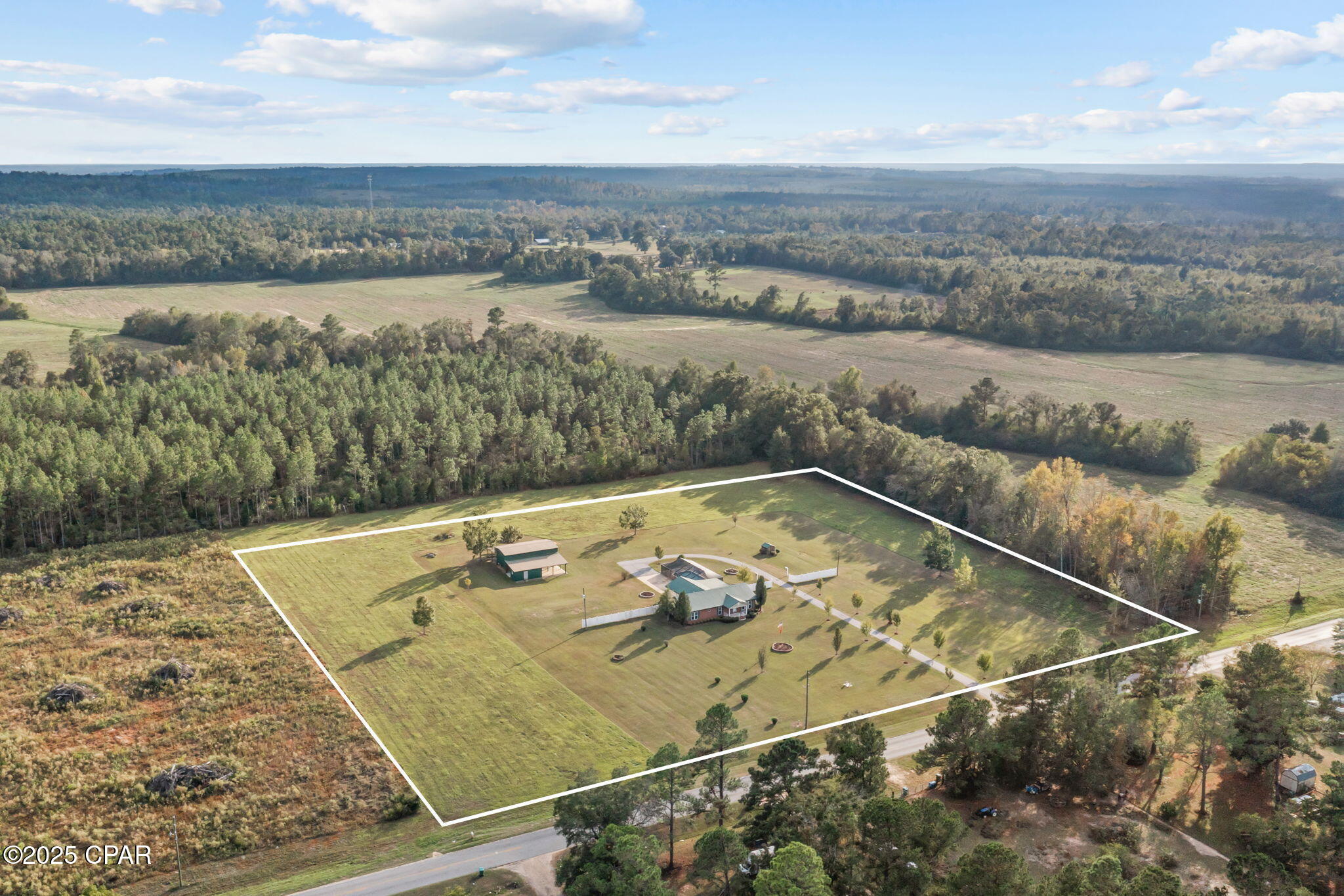 843 Clayton Road Chipley, FL 32428 - Photo 2 of 39