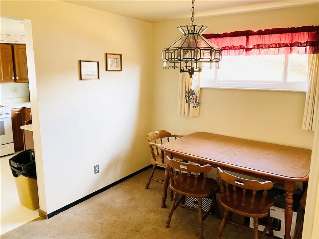 486 Spring Valley Road West Mifflin, PA 15122 - Photo 12 of 31 Dining Room