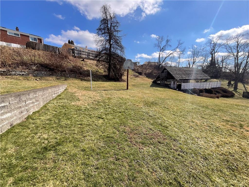 486 Spring Valley Road West Mifflin, PA 15122 - Photo 26 of 31 Flat Yard