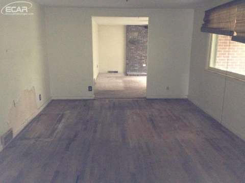 4375 Grange Hall Road Holly, MI 48442 - Photo 6 of 10 20442981-5.JPG