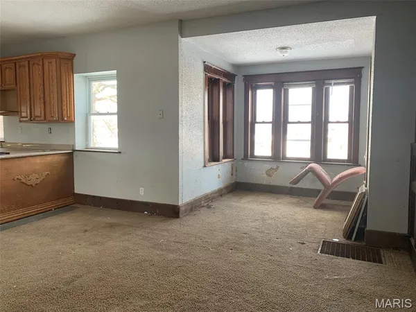 $122,000 | 325 Iris Court, St. Clair, MO 63077