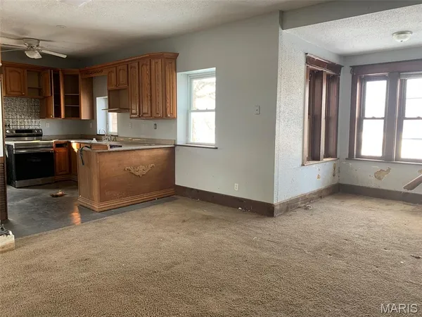 $122,000 | 325 Iris Court, St. Clair, MO 63077