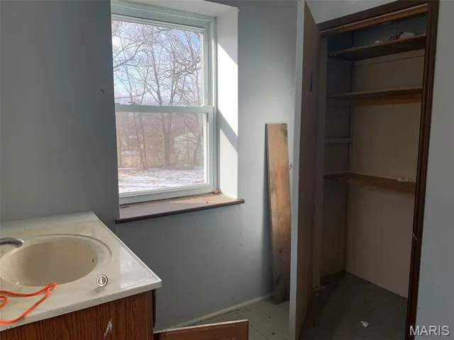 $129,850 | 325 Iris Court, St. Clair, MO 63077