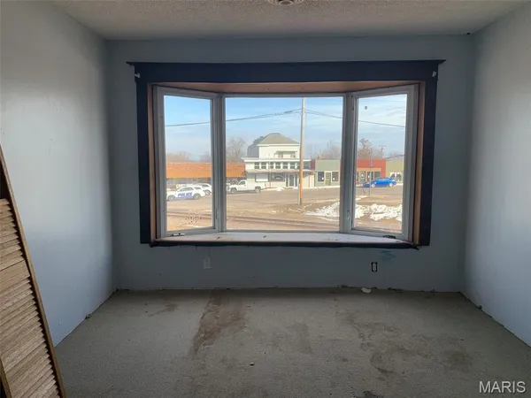 $122,000 | 325 Iris Court, St. Clair, MO 63077