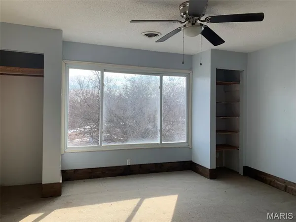 $122,000 | 325 Iris Court, St. Clair, MO 63077