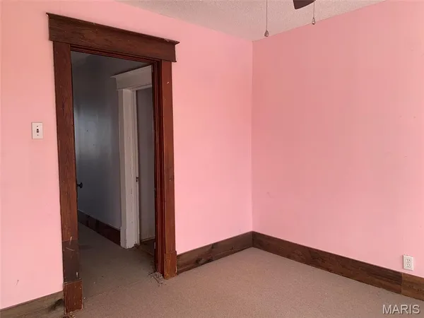 $122,000 | 325 Iris Court, St. Clair, MO 63077