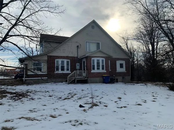 $122,000 | 325 Iris Court, St. Clair, MO 63077